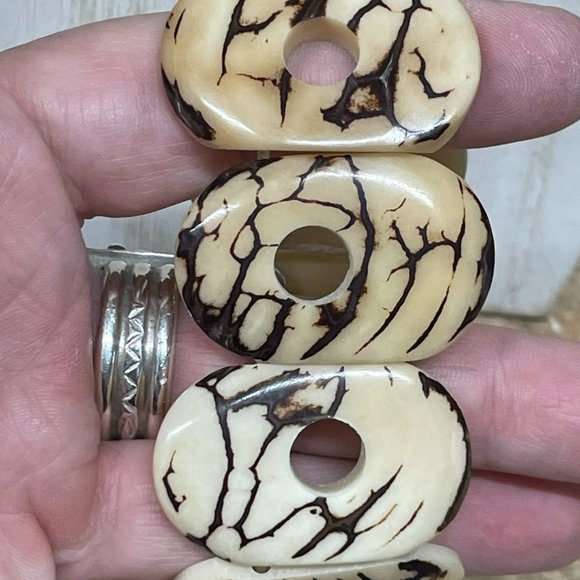 TAGUA NUTS TROPICAL NATURAL "VEGETABLE IVORY" STRETCH PANEL BRACELET FAIR TRADE - Picture 3 of 8